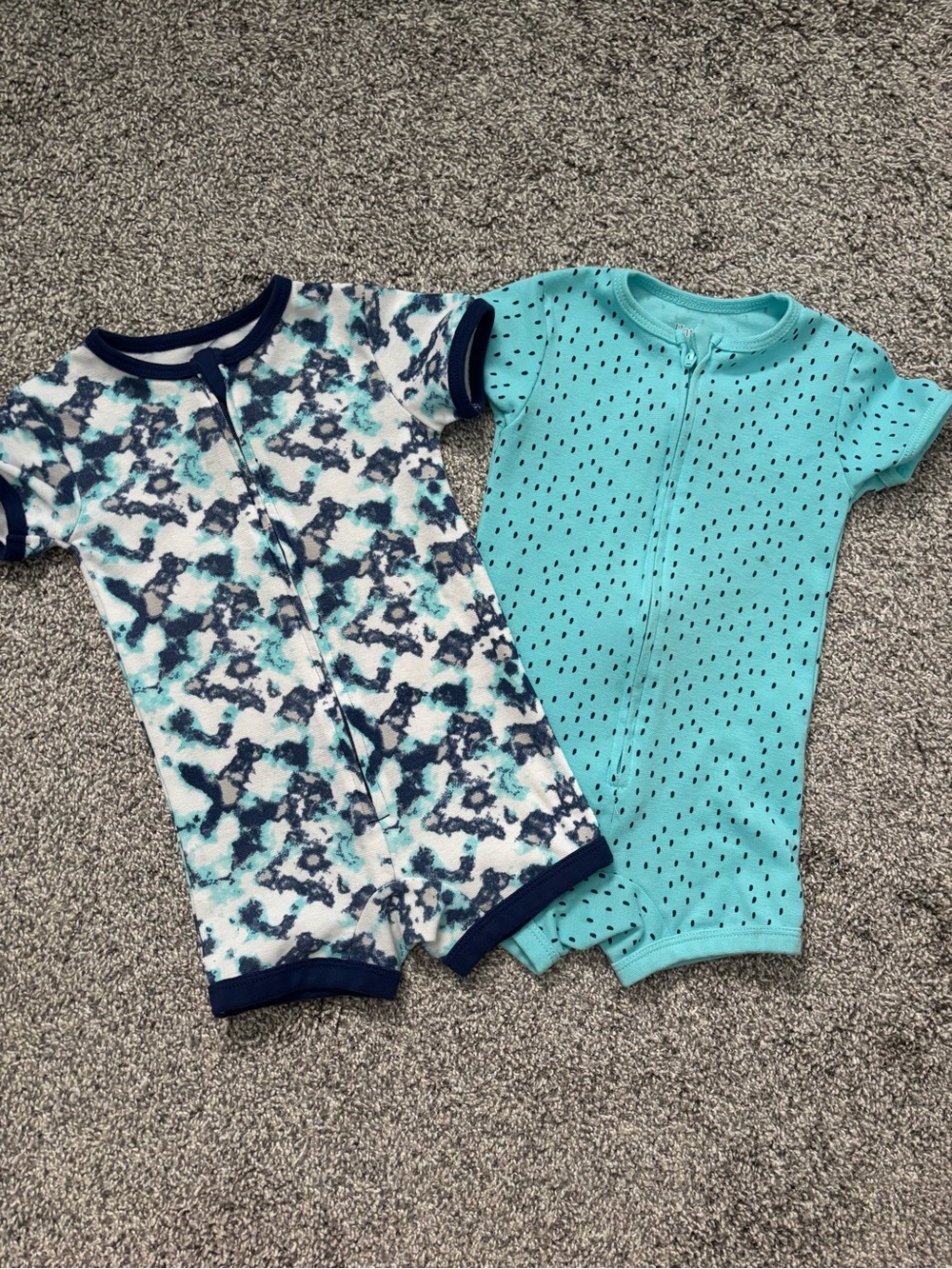 Hanes Baby 12-18M Navy Blue and Light Blue Bodysuit